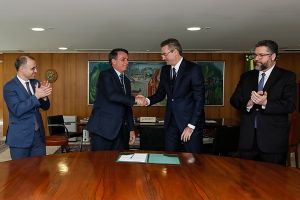 Bolsonaro nomeia secretário da Abin para a direção geral da PF Isac Nóbrega PR