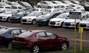 Consumidores mantêm intenção de comprar veículos mesmo com a crise REUTERS Roosevelt Cassio Direitos Reservados