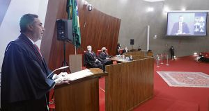 Em discurso de posse ministro Luís Roberto Barroso Reprodução TSE